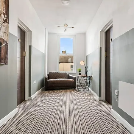 Coastal Abode #2 With Seaview At Bowles By Yoko